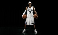 Uzi回归赛场，首战炸裂，篮网观众沸腾！